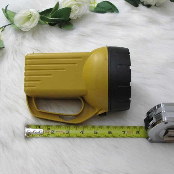 3/$15 Simple Camping Lantern Flashlight Handheld - Picture 6 of 10